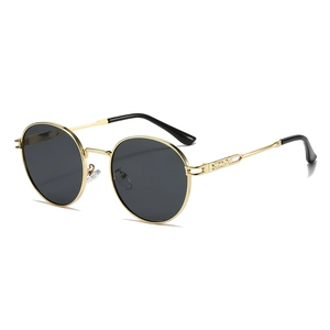 Lunettes de soleil ovales rétro en métal avec monture dorée et verres foncés pour le style
