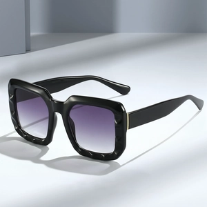 Large Square Frame Sunglasses Retro Oversized Gradient UV400 Protection PC Eyeglasses Women Men