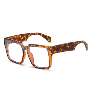 Modern retro square oversized tortoise shell sunglasses with wide temple design