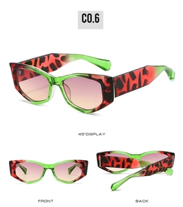 Vue sous trois angles de lunettes de soleil polygonales aux couleurs de pastèque