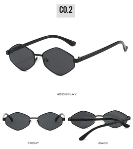 Trois perspectives de lunettes de soleil polygonales noires: faces avant, arrière et angle