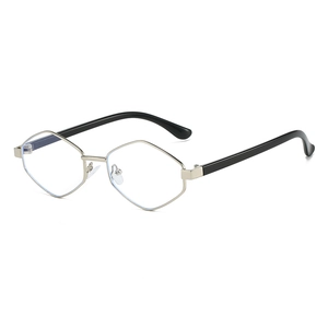 Lunettes de soleil hexagonales modernes en métal argenté avec branches noires tendance
