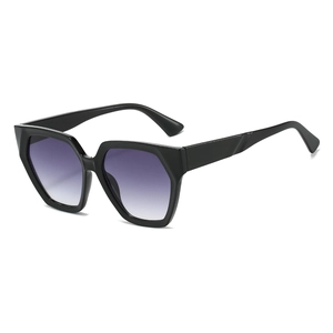 Chic oversized hexagonal sunglasses with black frames and purple gradient lenses