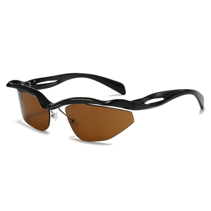 Lunettes de soleil Y2K sans monture avec cadre noir ondulé et verres marron translucides