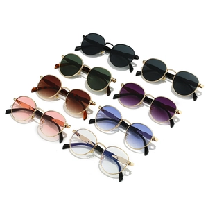 Retro oval metal sunglasses collection in eight assorted lens colors for a vintage style