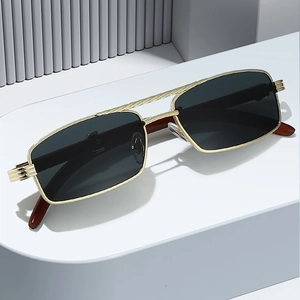 Vintage Rectangular Sunglasses Metal Frame Wood Grain Temples Double Bridge UV400 Protection Fashion Eyewear Men Women