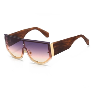 Fashion oversized shield sunglasses with gradient lenses and tortoiseshell wide temples