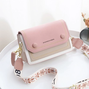 Three-color patchwork crossbody bag for women with wide printed shoulder strap