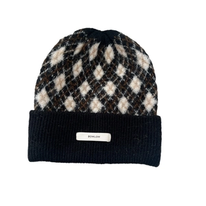 Classic rhombic checkered knit beanie for women with black fold-up brim for winter warmth