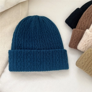 Winter cable-knit wool beanie hat for women in multiple colors with warm ribbed design
