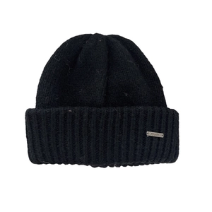 Solid black cable knit beanie for women with rectangular metal logo for winter warmth