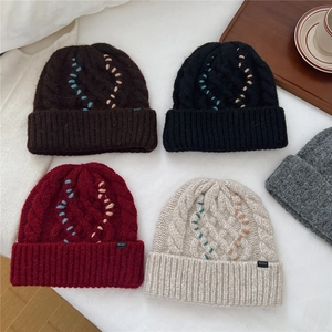 Damen Winter Strickmützen Set mit Ohrenschutz und warmem Zopfmuster in mehreren Farben