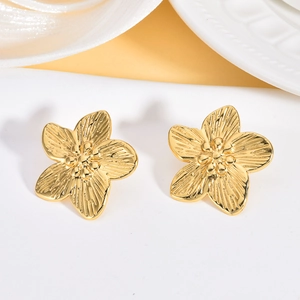 Vintage 304 stainless steel five-petal flower stud earrings with gold hammered texture