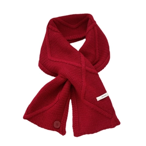 Cross-knit dark red 100% wool scarf with diamond texture and button closure for winter