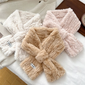 Plush faux fur cross scarf for women, warm winter neck warmer in soft cream and pink