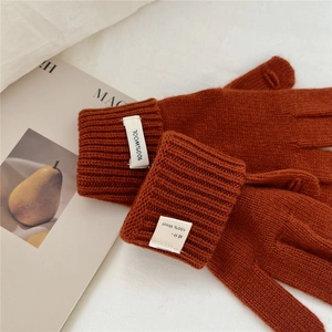 Caramel 100% wool knitted gloves for women with ribbed cuffs and touchscreen design