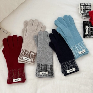 Gants d'hiver en tricot pour femmes avec écran tactile en cinq couleurs assorties