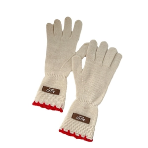 Winter warm knitted gloves in beige with red scalloped cuffs and handmade label detail