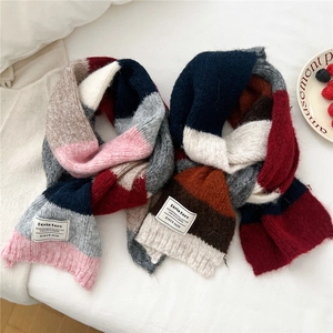 Écharpe en maille rayée pour femme avec texture douce et épaisse et motif patchwork
