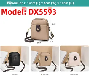 Détail des sacs à bandoulière en trois couleurs avec dimensions 14x6x18cm