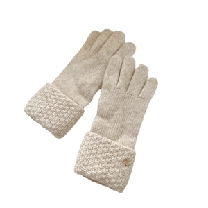 Winter heart knitted thermal gloves in beige with gold heart detail and touch screen design