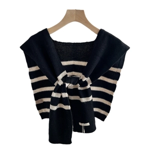 Châle en maille rayé 100% laine pour femme avec design à nouer en noir et blanc