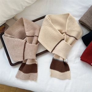 Striped knit scarf with cross-pull-through design in warm beige and brown tones