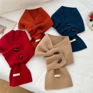 Écharpe chic en 100% laine avec boutons en bois en quatre couleurs vives pour femmes