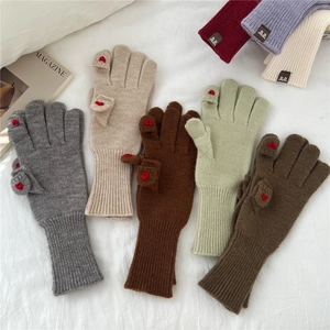 Guanti invernali in maglia con ricamo a cuore e design touchscreen a ribalta multicolore