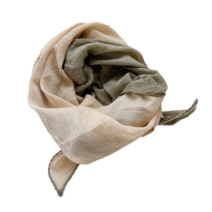 Fashionable two-tone diamond-shaped linen cotton scarf in beige and grey-green