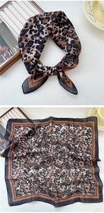 Détails du carré en coton et lin à imprimé léopard avec texture soyeuse élégante