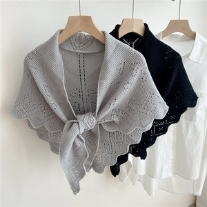 Knitted hollow shawl with grey lace-up design and diamond pattern for layering style