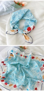 Détails du motif floral de l'écharpe en coton et lin avec illustrations de café