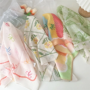 Foulards carrés en coton et lin pour femmes aux couleurs pastel avec motifs floraux