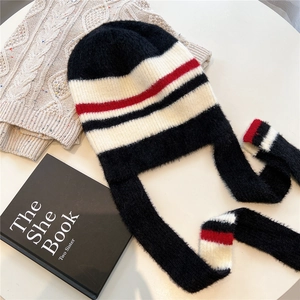 Détails du bonnet trappeur en tricot rayé avec similicuir mohair doux et cache-oreilles