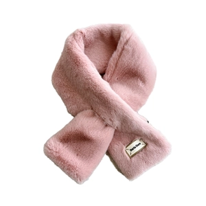Écharpe col en fausse fourrure rose pour femme avec texture douce et moelleuse