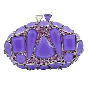 Pochette de soirée en strass violets avec cristaux étincelants et cadre en métal argenté