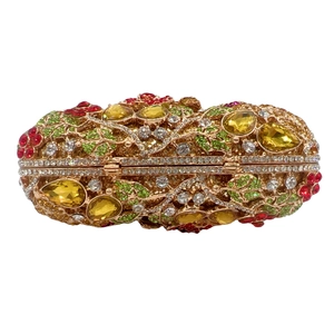 Luxuriöse Rosen-Clutch mit roten Kristallen und goldenen floralen Strass-Details