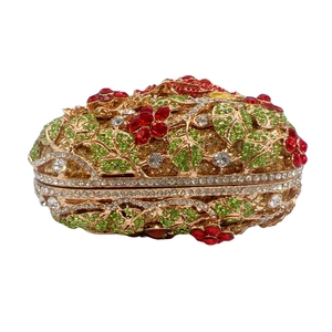Luxus Abendtasche mit Rosenblumen, bunten Kristallen und goldenem Metallrahmen