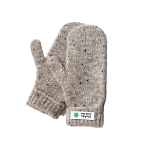 Thick beige tweed knit mittens for women featuring ribbed cuffs and decorative fashion label