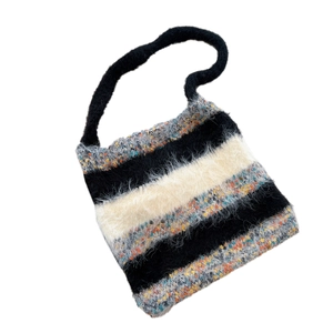 Sac à bandoulière rayé en maille avec texture en fausse fourrure et grande capacité