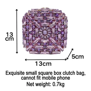 Sac pochette carré en cristal violet, dimensions 13x13x5cm avec fermoir métallique