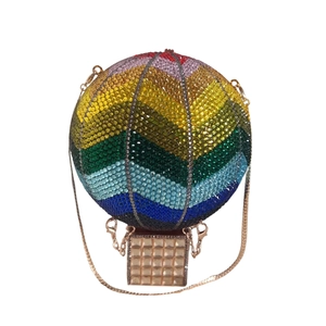 Pochette montgolfière en cristaux arc-en-ciel avec chaîne dorée et strass scintillants