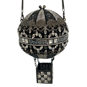 Détail du sac de soirée en forme de montgolfière avec cristaux et cage argentée