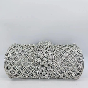 Pochette de soirée cylindrique argentée de luxe avec cristaux étincelants et fermoir métal