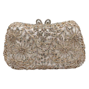 Pochette de soirée luxe champagne ajourée avec motifs floraux scintillants en strass