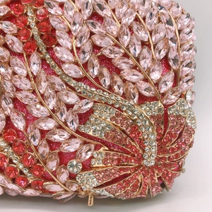 Pochette de soirée luxe fleur d'hibiscus avec cristaux roses et fermoir doré