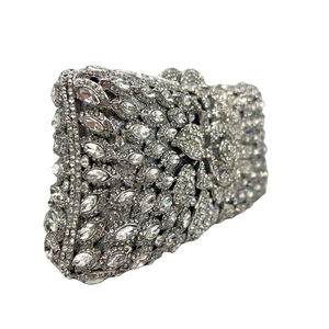 Elegante pochette da sera argentata con strass a fiori per cerimonie e feste