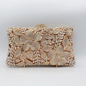 Elegante pochette da sera dorata con motivi floreali in strass e dettagli di lusso