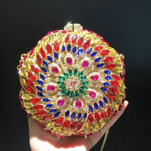 Exquisite circular evening clutch bag with colorful rhinestones and gold chain